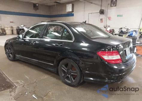 2010 Mercedes-Benz C 300 Luxury/Sport из США, поврежденный, VIN WDDGF5EB5AF480108